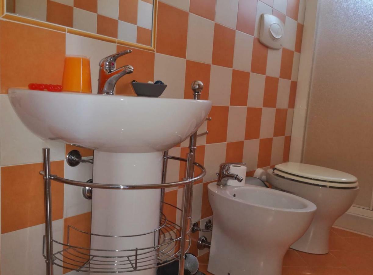 La Casa Felice Appartamenti Chia Exteriör bild