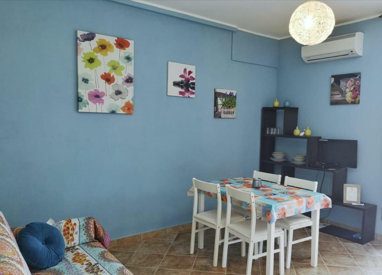 La Casa Felice Appartamenti Chia Exteriör bild