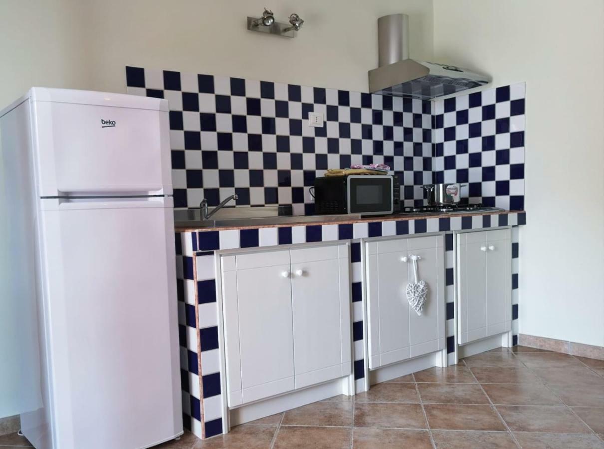 La Casa Felice Appartamenti Chia Exteriör bild